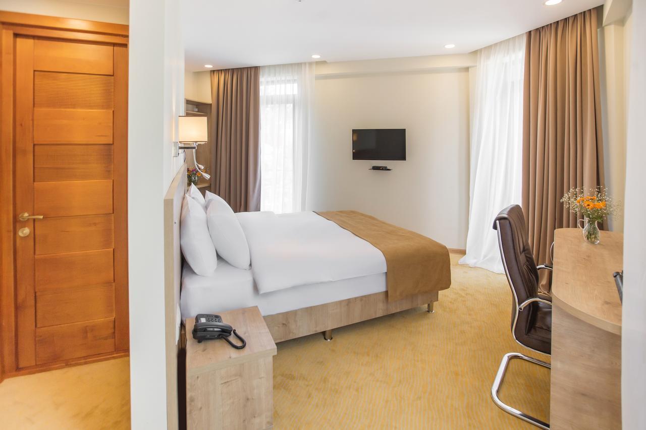 Bridge Boutique Hotel Tbilisi Buitenkant foto