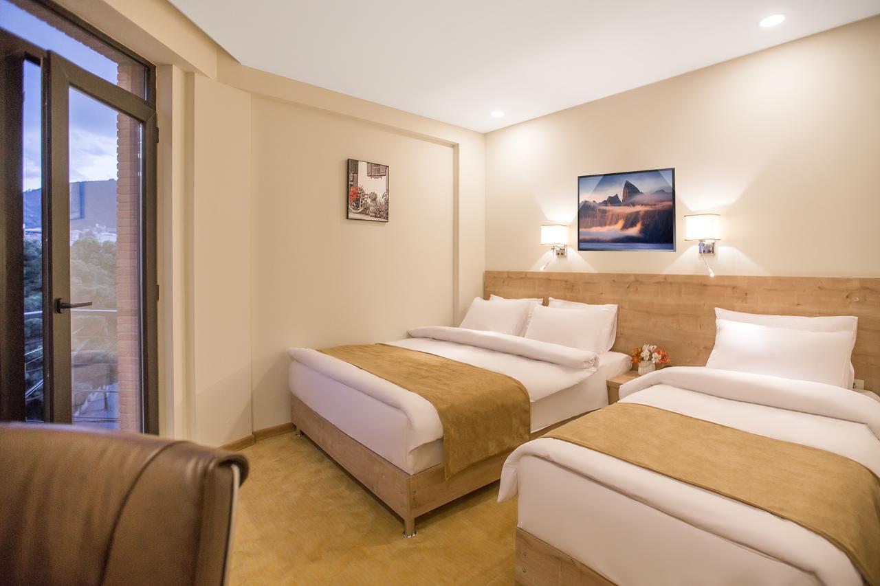 Bridge Boutique Hotel Tbilisi Buitenkant foto