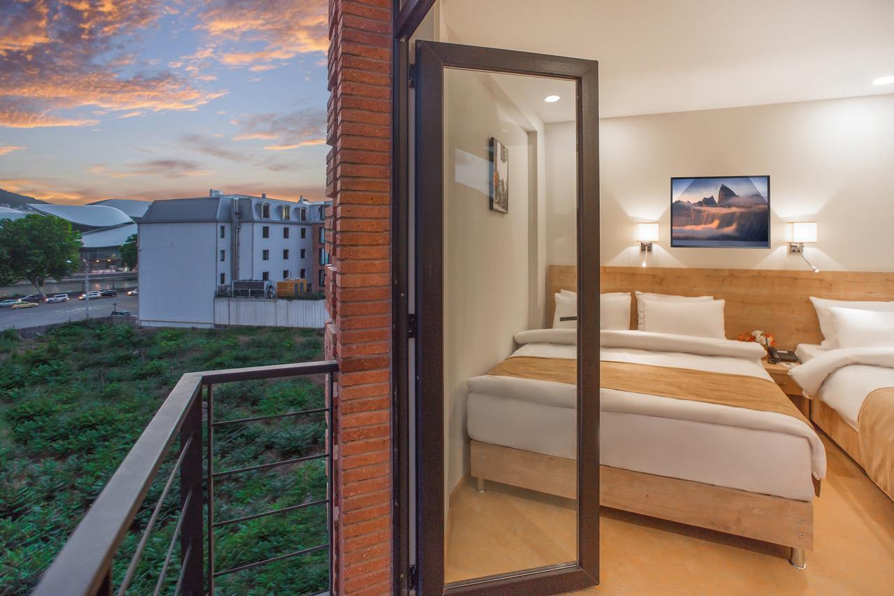 Bridge Boutique Hotel Tbilisi Buitenkant foto